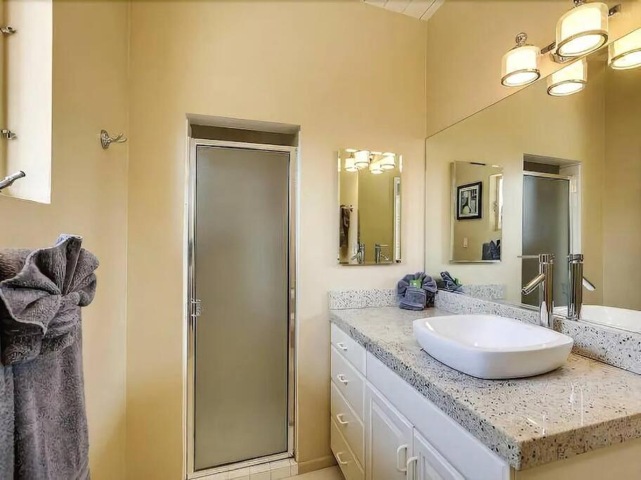 Serene 4 Bed 3 Bath Heated Pool Natural Backyard Heart Of Palm Springs Luaran gambar