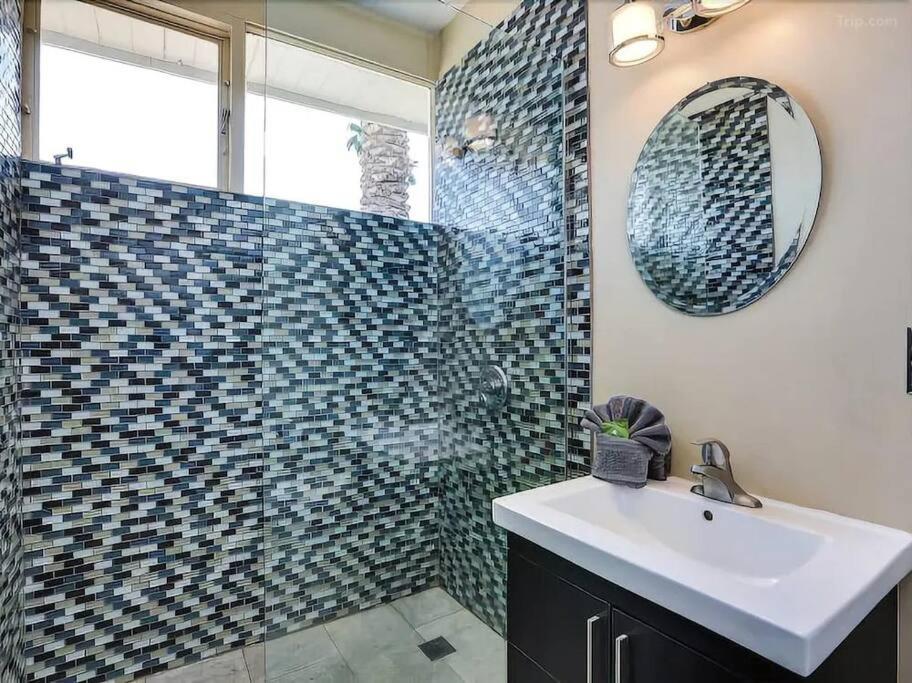 Serene 4 Bed 3 Bath Heated Pool Natural Backyard Heart Of Palm Springs Luaran gambar