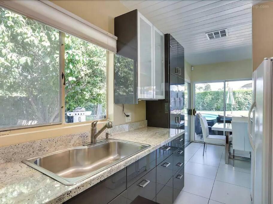 Serene 4 Bed 3 Bath Heated Pool Natural Backyard Heart Of Palm Springs Luaran gambar